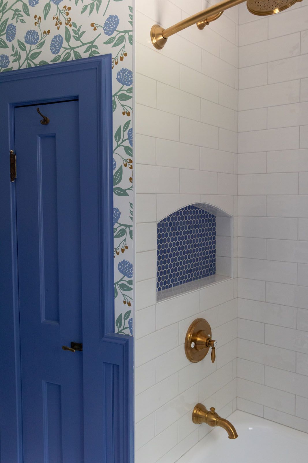 The Clean Lines Bathroom — photo 9
