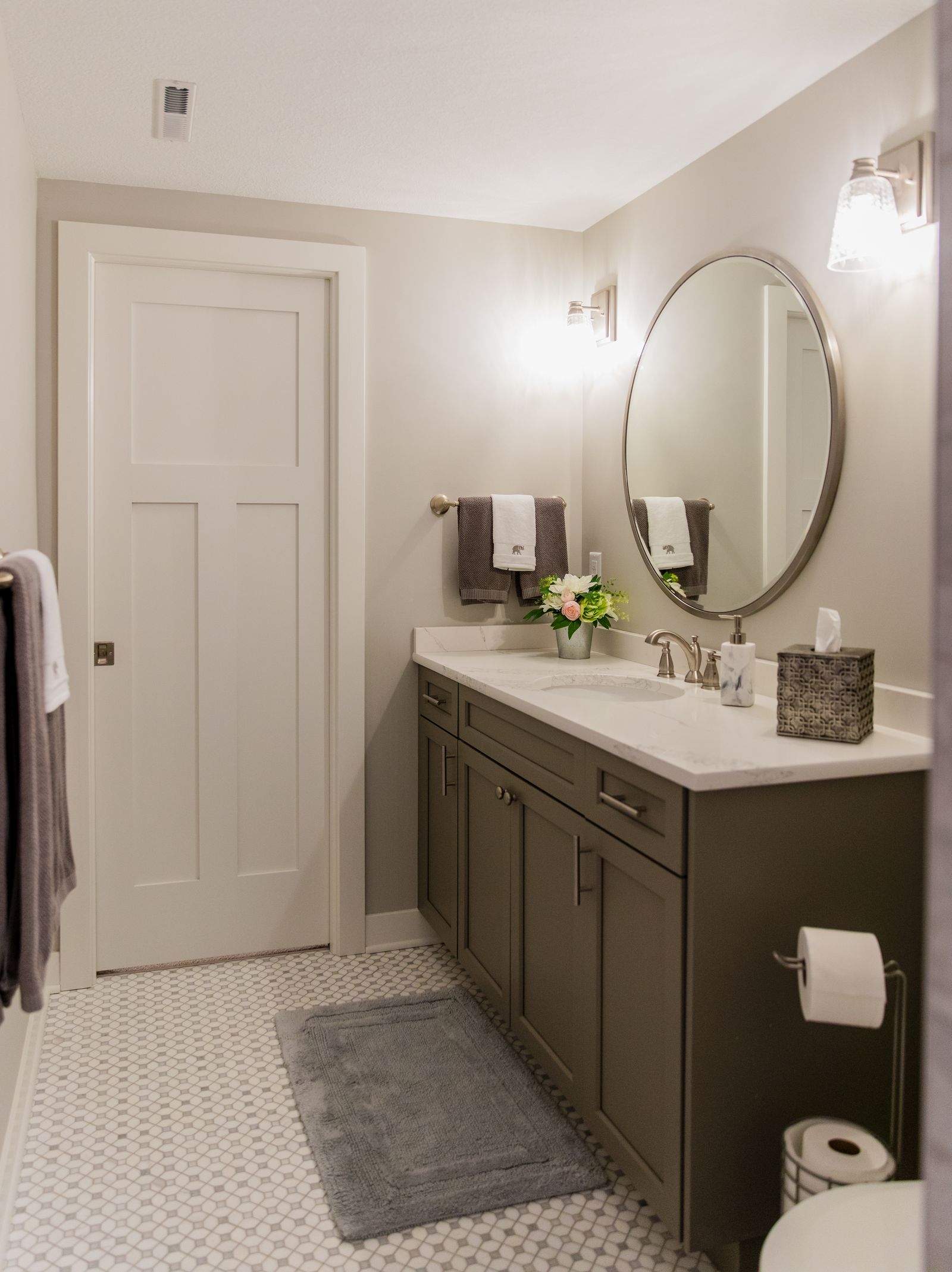 The Minimal Modern Bathroom