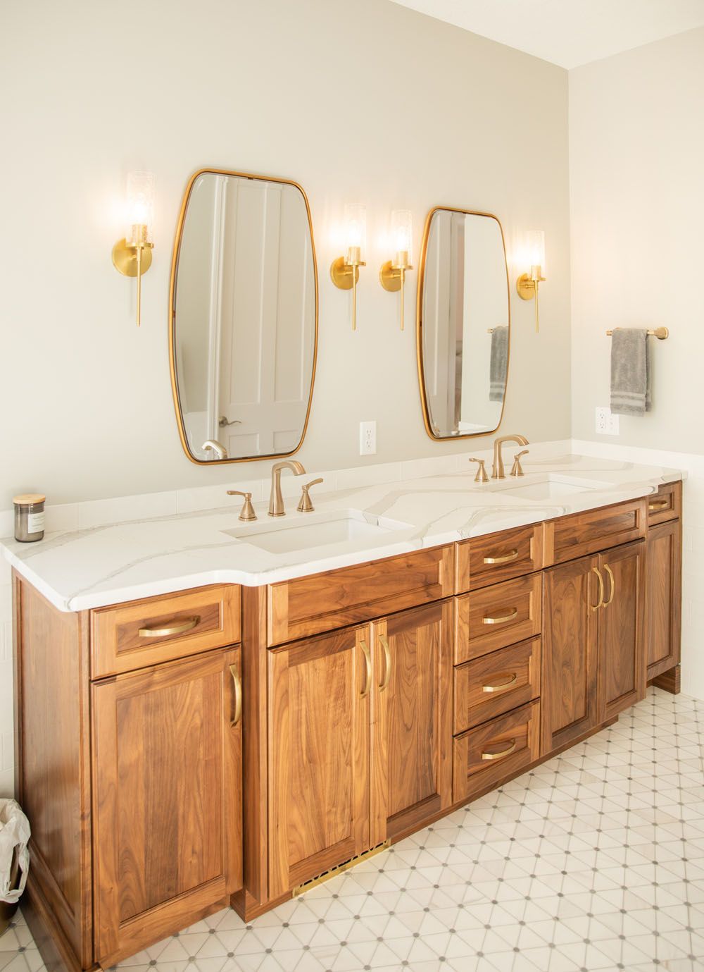 The Refined Main Floor & Primary Suite — photo 10