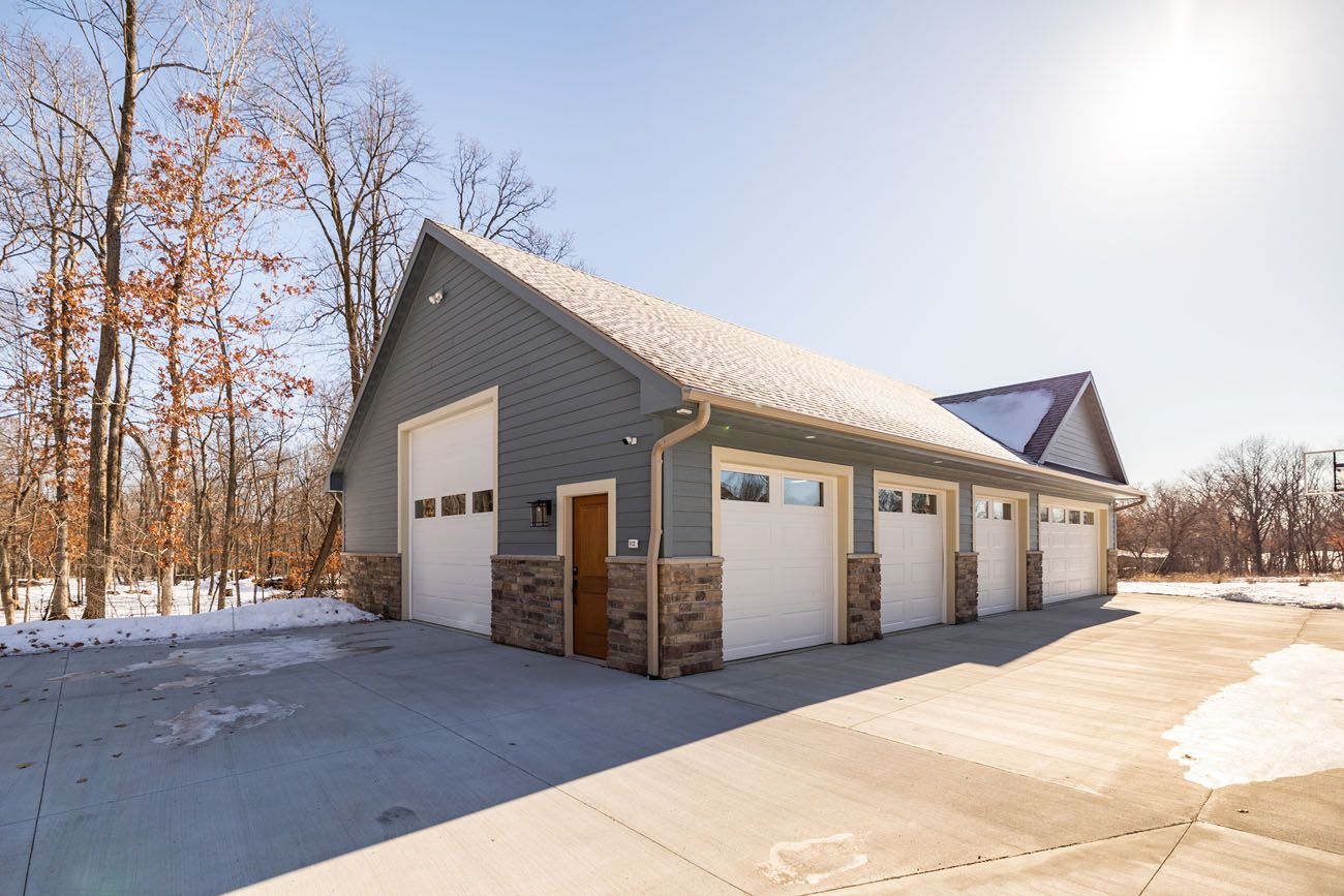 The Custom Garage