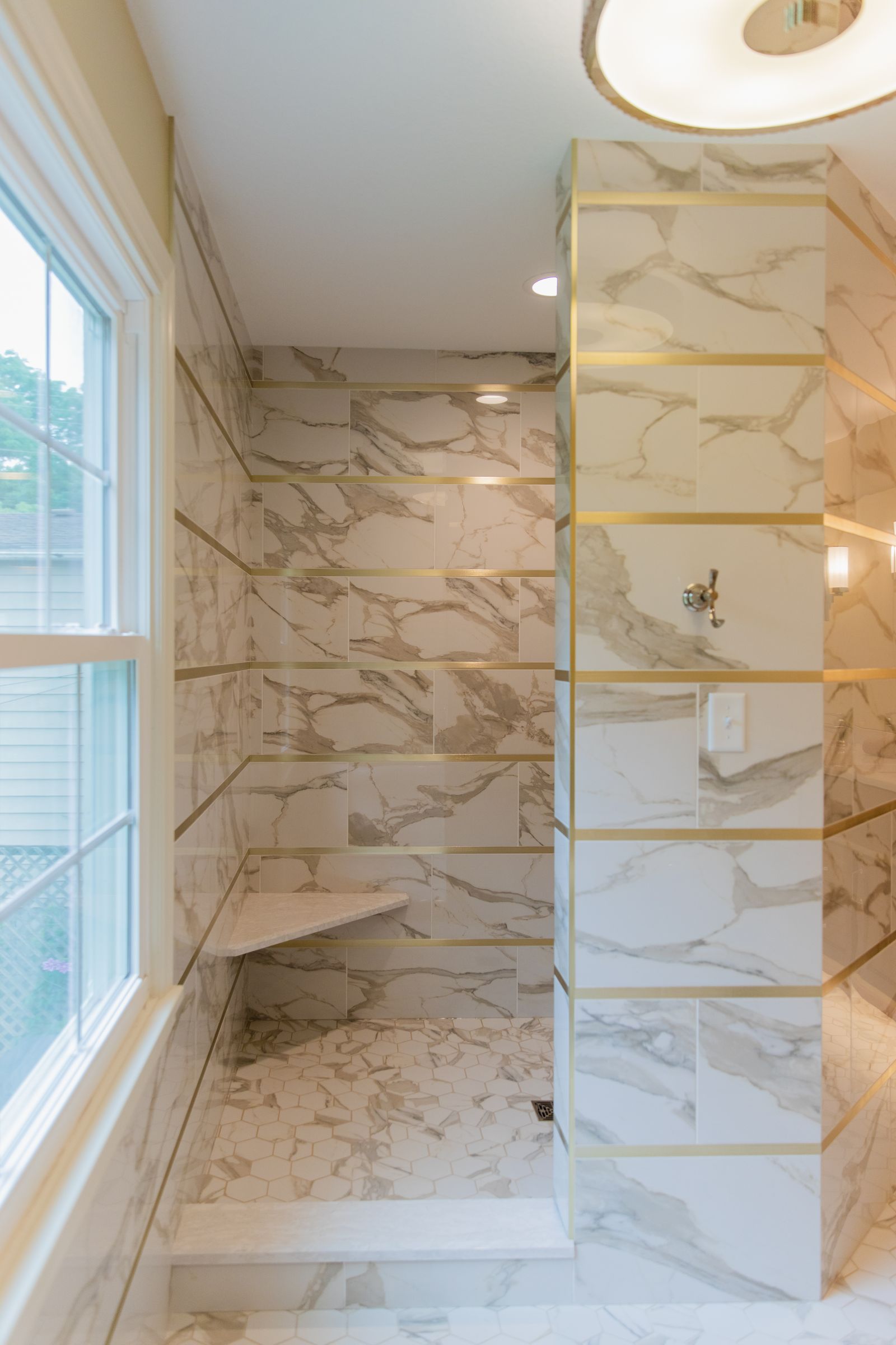 The Heritage Primary Bath — photo 6