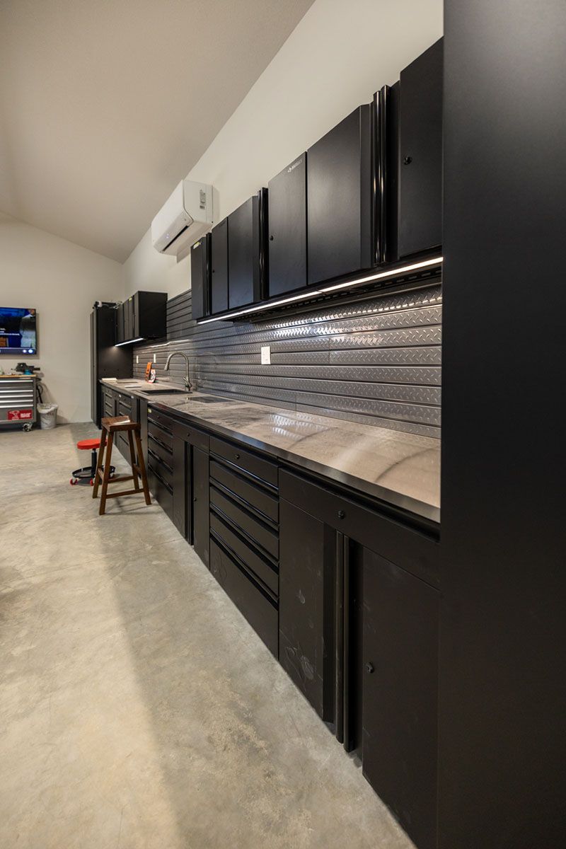 The Custom Garage — photo 7