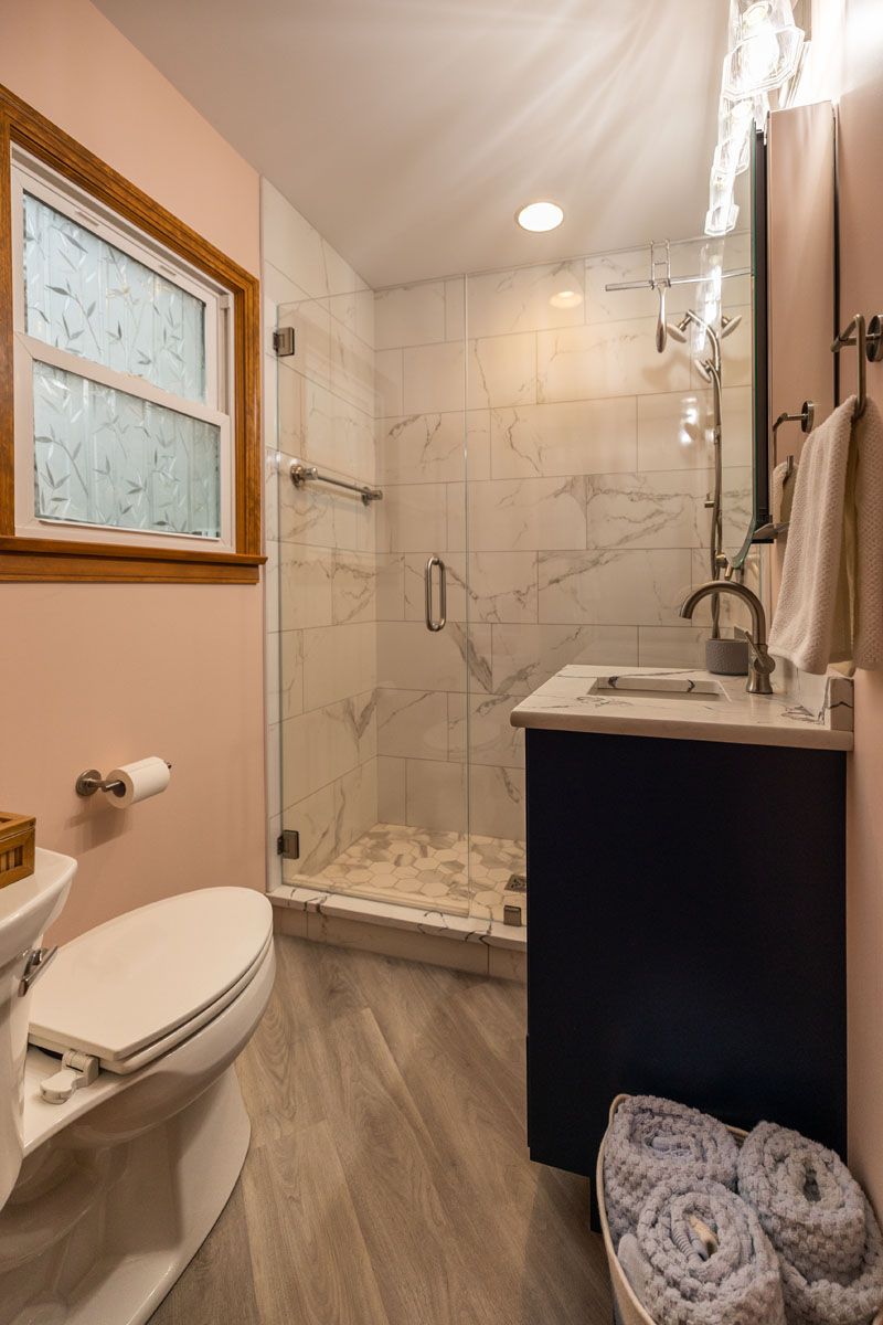 The Contemporary Guest Bathroom