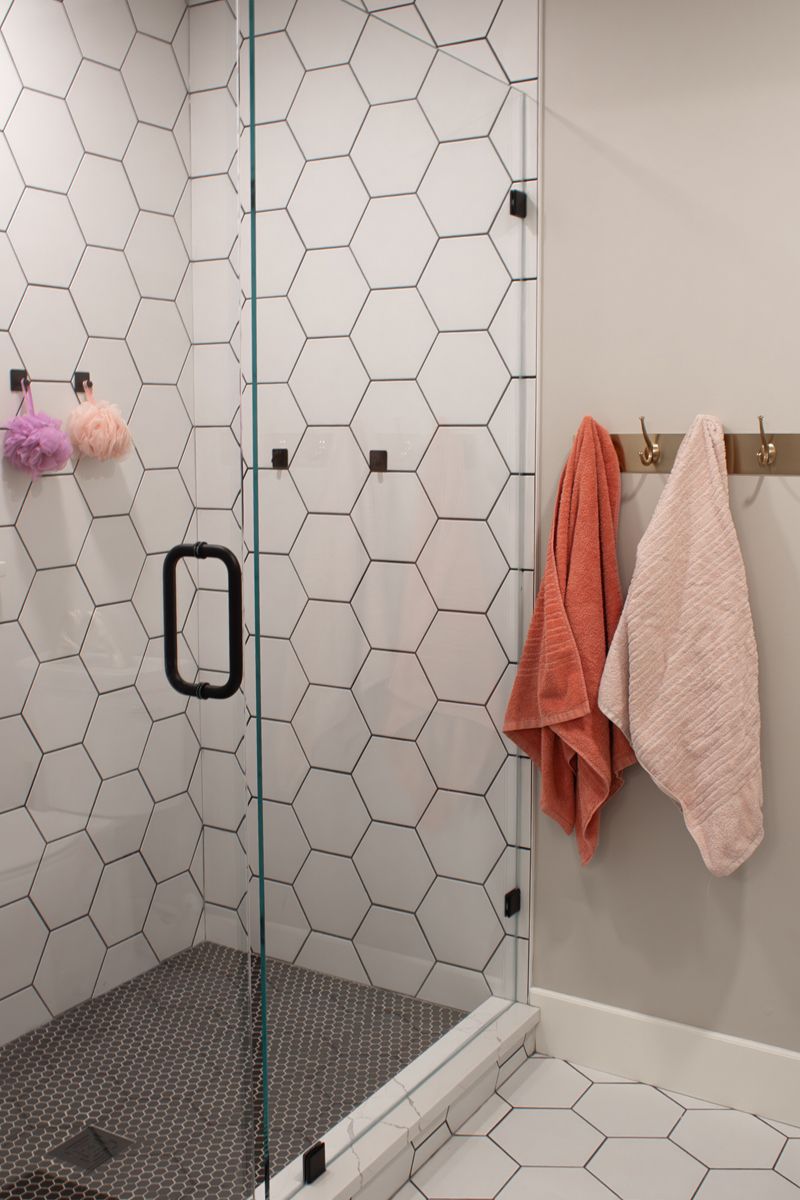 The Bold Modern Bathroom — photo 6