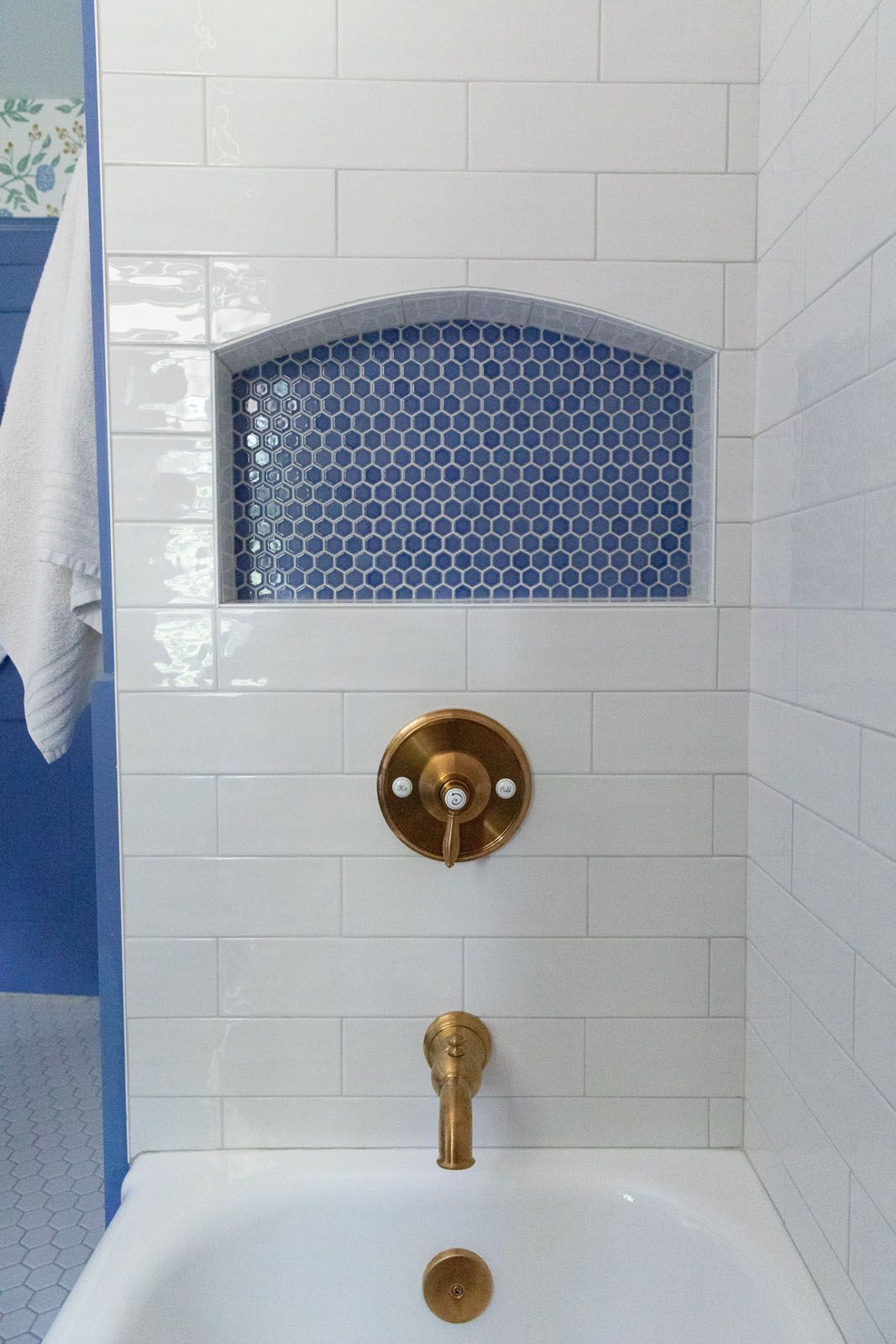 The Clean Lines Bathroom — photo 8