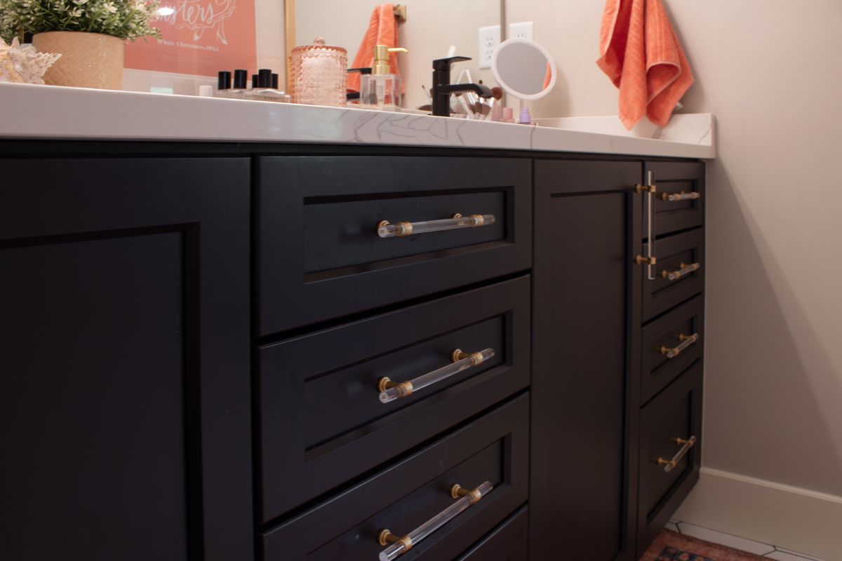 The Bold Modern Bathroom — photo 5