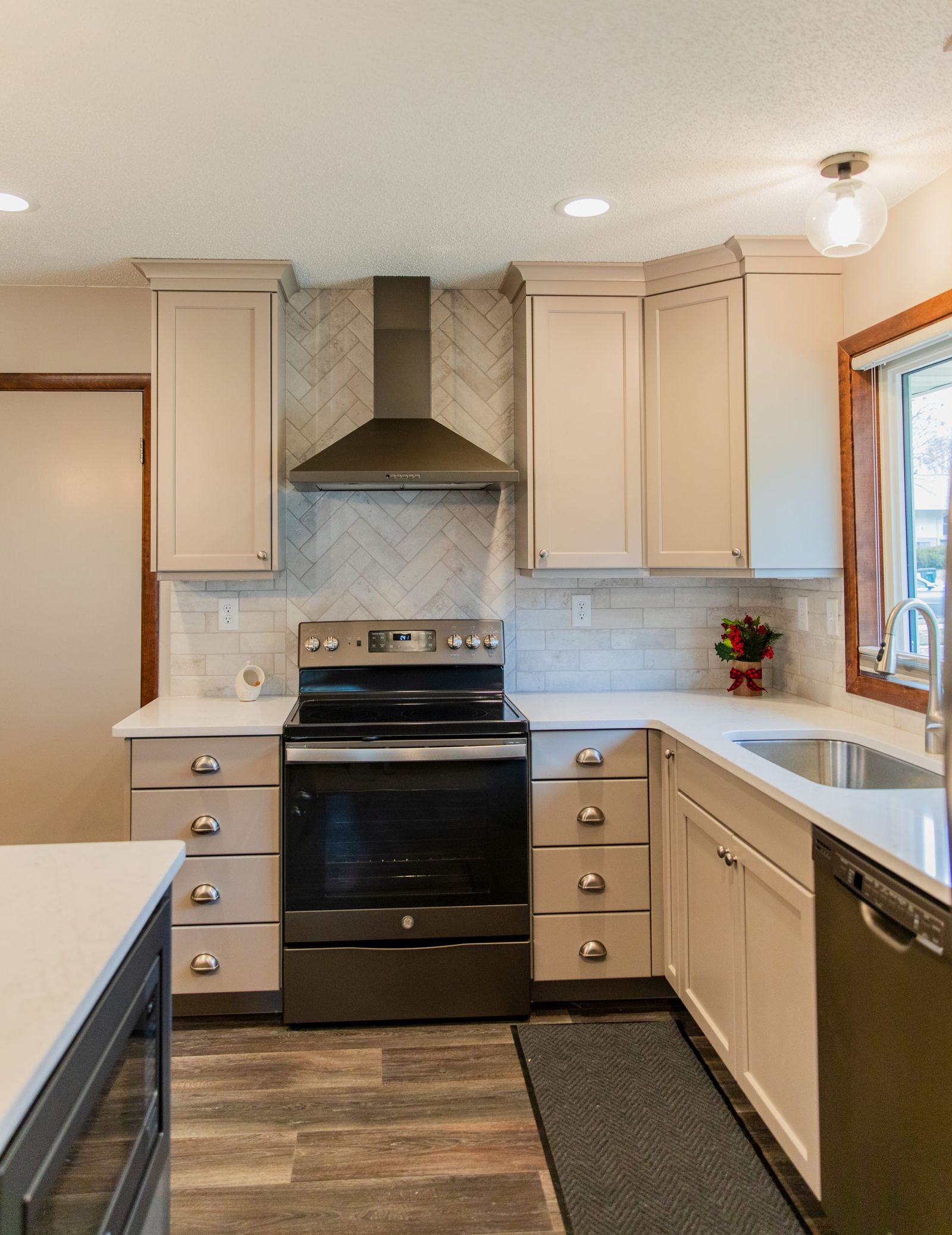 The Rustic Blue Island Kitchen — photo 12