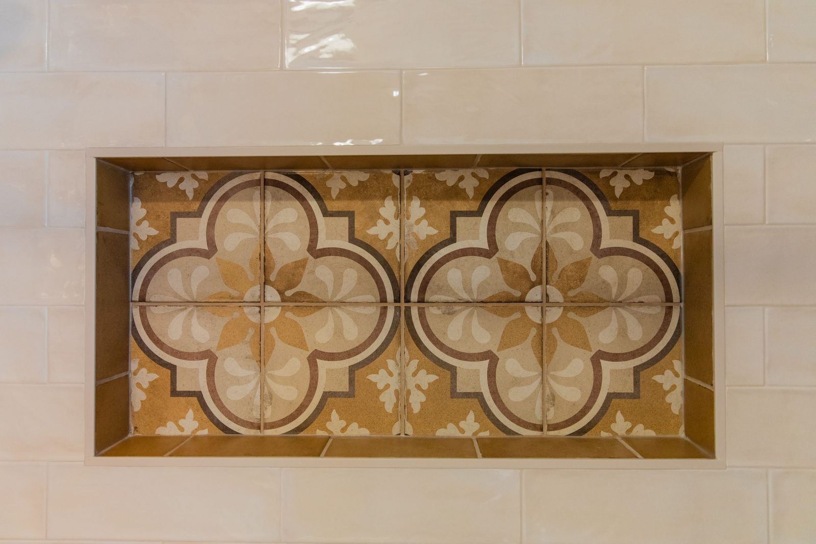 Spanish Inspired Cozy Bathroom — photo 8