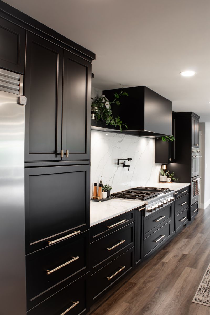 The Bold Modern Kitchen — photo 15