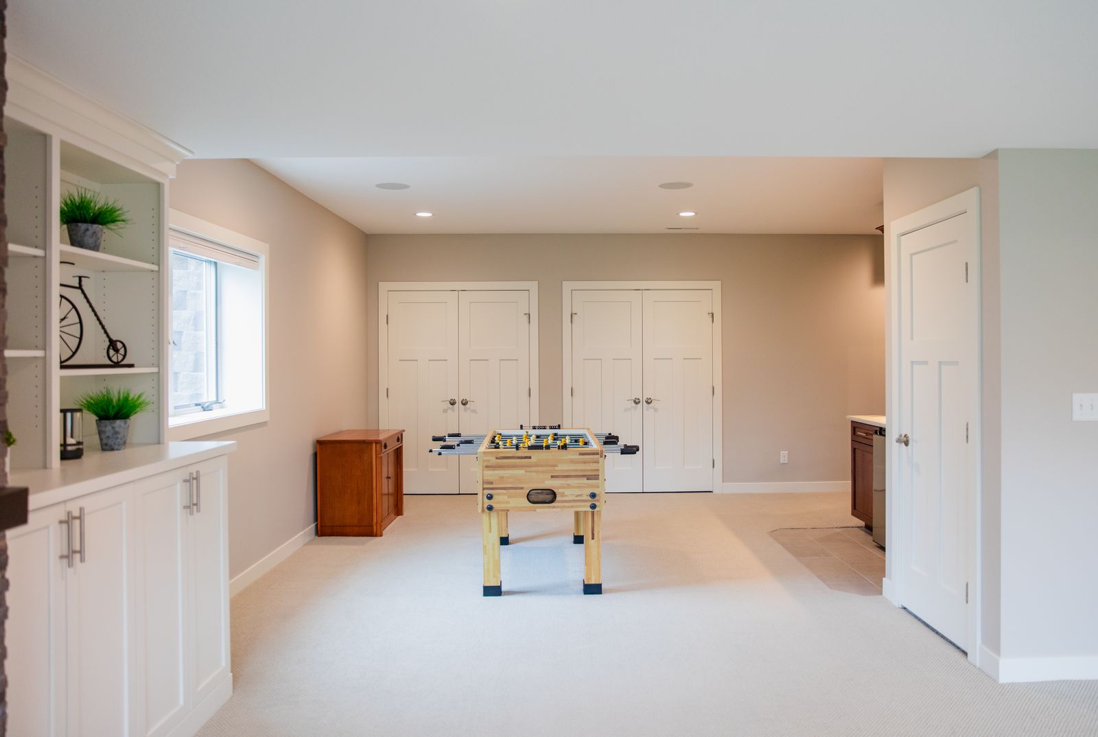 The Stone Fireplace Lower Level — photo 8