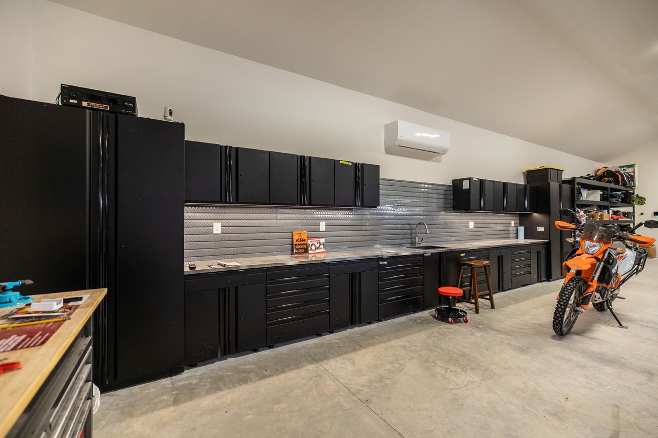 The Custom Garage — photo 5
