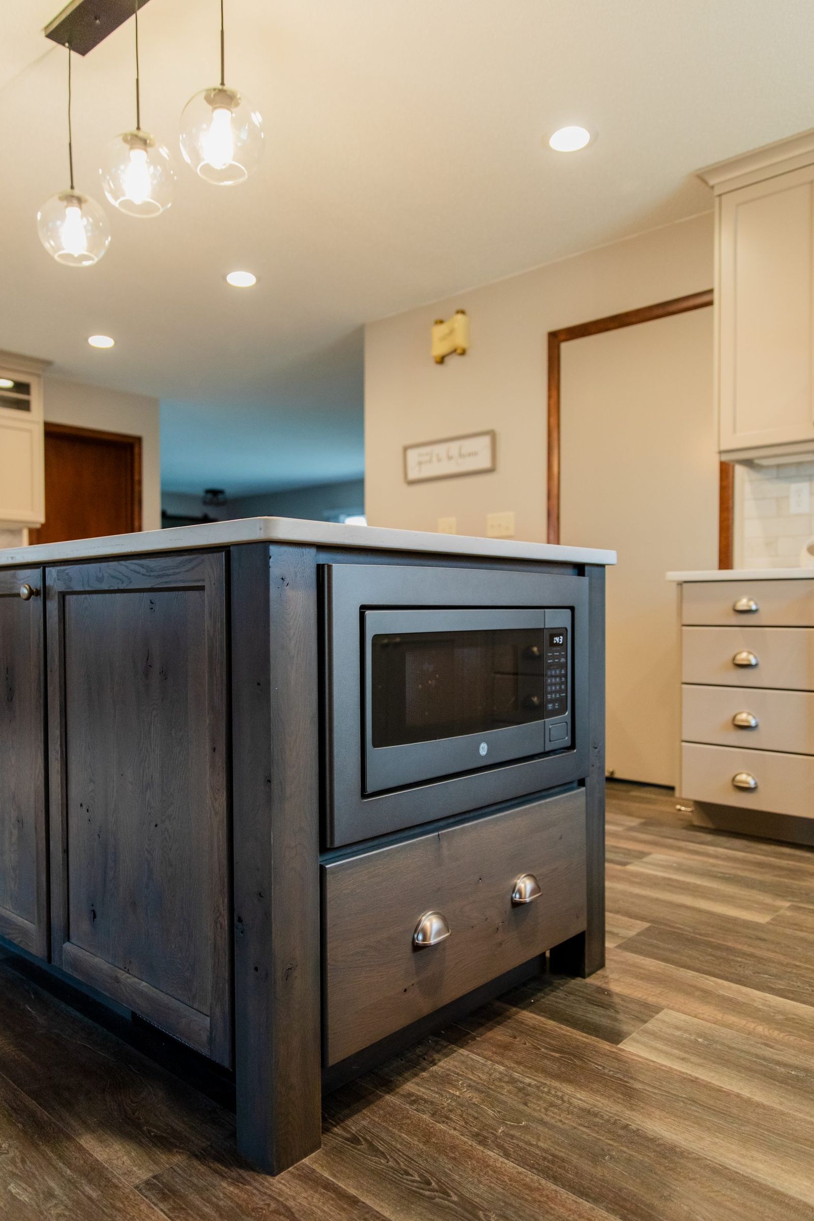 The Rustic Blue Island Kitchen — photo 14